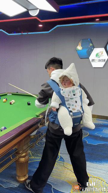 baby in billiard room SensingChina